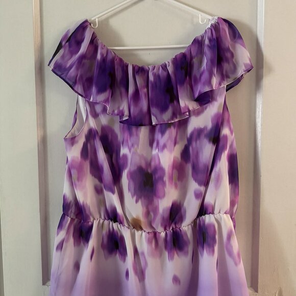 Jennifer Lopez Floral Off the Shoulder Ruffled Top - Picture 2 of 2